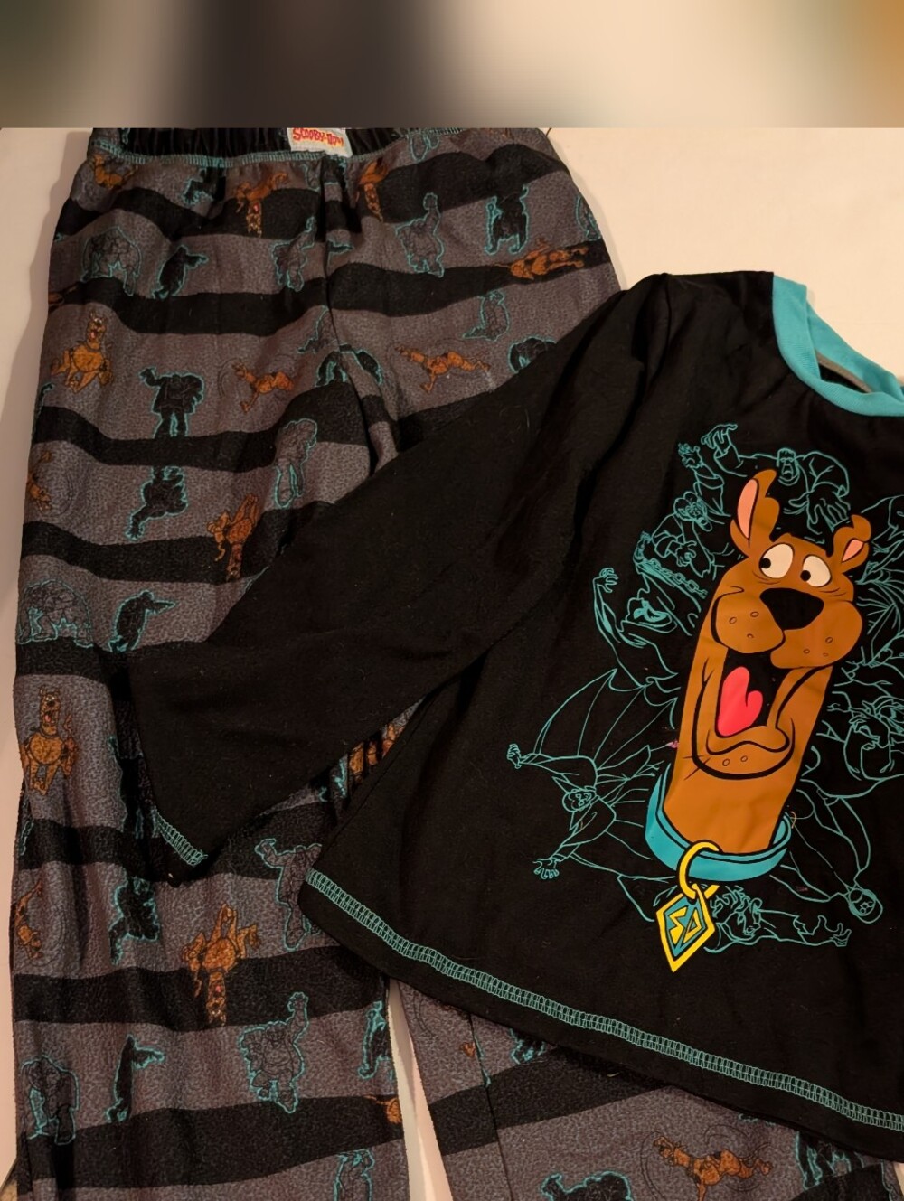 ScooBy Doo Kids Black & Gray Pajama Set Sz 6/7